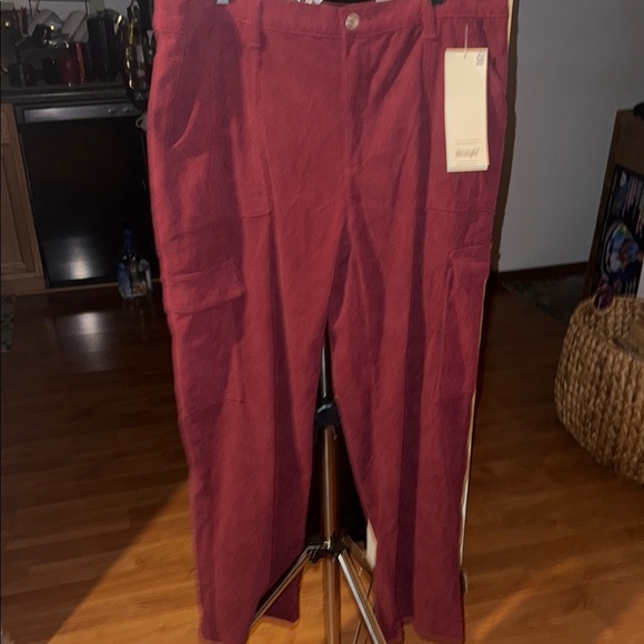 No Boundaries Red Straight Leg Pants - Picture 3 of 8